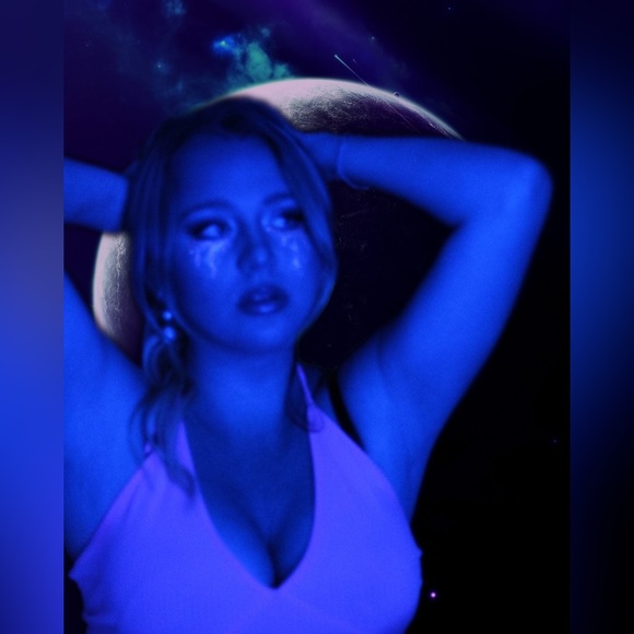 Meet your Posher, Erika - Picture 8 of 12